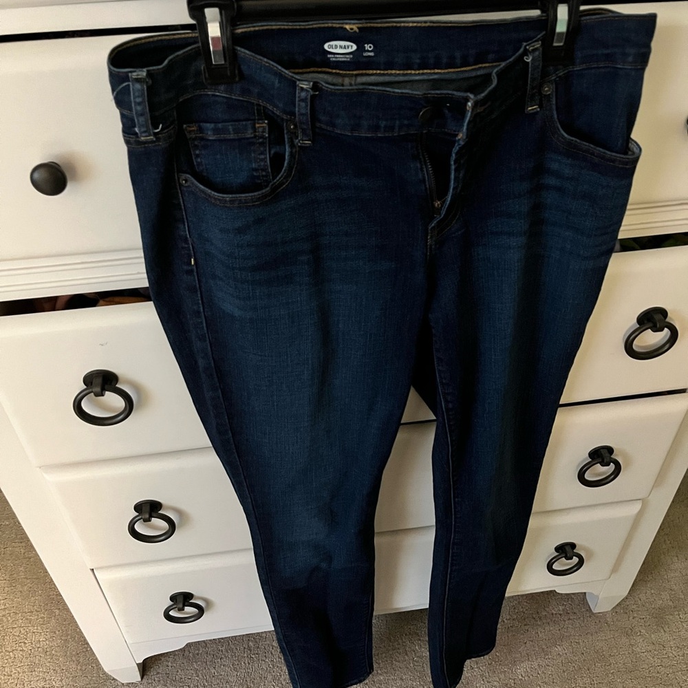 Size 10
Skinny tall jeans from old
Navy!